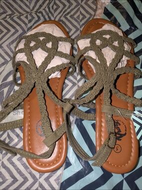 Trary Braided Adjustable Ankle Closure Olive Green Women's Sandals Size 5